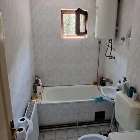 Kuca U Sarajevu * سراييفو
