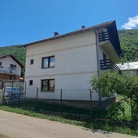 Kuca U Sarajevu بيت للعطل