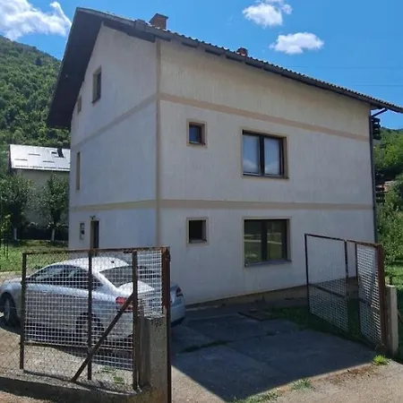 Kuca U Sarajevu * سراييفو